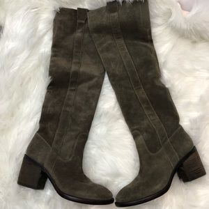 BCBG Shoes - BCBG Suede Knee High Heeled Boots 7.5 BCBG Shoes - BCBG Suede Knee High Heeled Boots 7.5